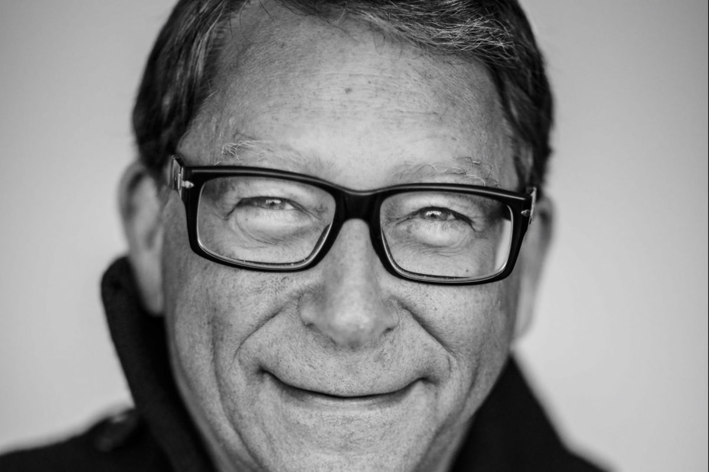 Interview with STUART WEITZMAN - The Chic Icon